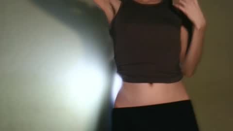 Snapshot of brattymuse chatting on November 12, 1:06 am Evelyn . online show from November 12, 1:06 am