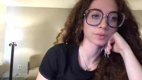 Bratty Fit Girl online show from October 18, 10:32 pm