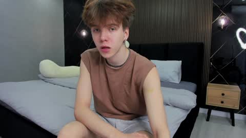 Snapshot of braxiboy chatting on January 10, 7:25 am Brax online show from January 10, 7:25 am