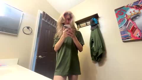 Snapshot of bray19509 chatting on February 5, 6:34 pm bray19509 online show from February 5, 6:34 pm