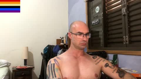 Snapshot of braziliannakedguy chatting on February 1, 6:51 pm Fabio online show from February 1, 6:51 pm