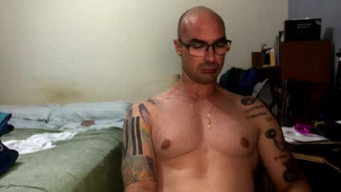 Snapshot of braziliannakedguy chatting on February 16, 12:19 am Fabio online show from February 16, 12:19 am