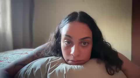 Snapshot of braziliantgirl chatting on September 10, 8:31 pm Thalia online show from September 10, 8:31 pm