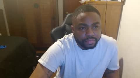 Snapshot of breadw1nnah chatting on February 14, 4:47 am Breadw1nnah online show from February 14, 4:47 am