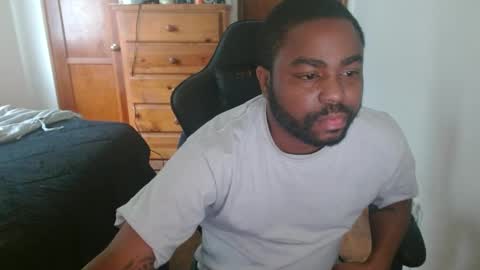 Snapshot of breadw1nnah chatting on October 14, 6:09 pm Breadw1nnah online show from October 14, 6:09 pm