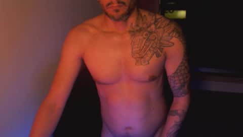 Snapshot of break_dusk chatting on May 18, 2:07 am break_dusk online show from May 18, 2:07 am