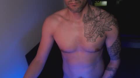 Snapshot of break_dusk chatting on May 20, 2:18 am break_dusk online show from May 20, 2:18 am