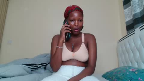 Snapshot of bree_beauty chatting on April 27, 7:45 pm bree_beauty online show from April 27, 7:45 pm