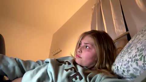 Breezyxlove online show from April 17, 2:25 am