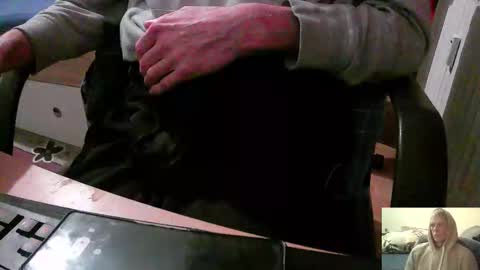 Snapshot of bremer64 chatting on October 19, 10:27 am bremer64 online show from October 19, 10:27 am