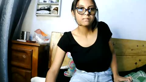 Snapshot of brenda817 chatting on July 27, 7:04 am brenda817 online show from July 27, 7:04 am