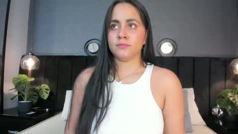 Snapshot of brenda__garcia chatting on June 5, 3:13 am online show from June 5, 3:13 am