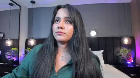 Snapshot of brenda__garcia chatting on June 18, 3:07 am online show from June 18, 3:07 am