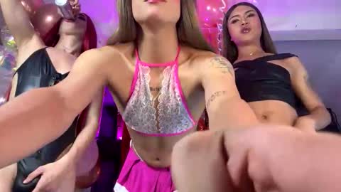 Snapshot of brenda_dolls chatting on April 19, 6:56 am BRENDA SALOME online show from April 19, 6:56 am