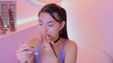 Snapshot of brenda_sky19 chatting on May 21, 12:34 pm brenda_sky19 online show from May 21, 12:34 pm
