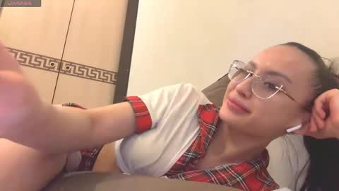 Snapshot of brendelle chatting on May 29, 5:00 pm Mia online show from May 29, 5:00 pm