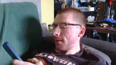 Snapshot of brenden02 chatting on March 30, 3:35 pm Brenden online show from March 30, 3:35 pm