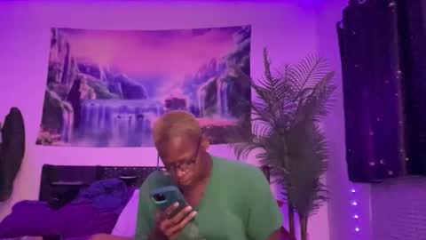 brennab online show from April 23, 2:02 am