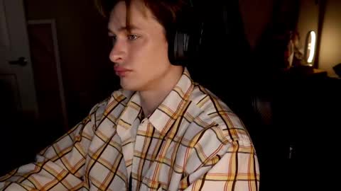 Snapshot of brentonverde chatting on January 9, 9:58 pm brentonverde online show from January 9, 9:58 pm