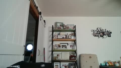 hey online show from October 9, 2:48 pm