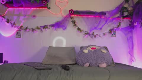 Bri cullen online show from October 14, 2:56 am