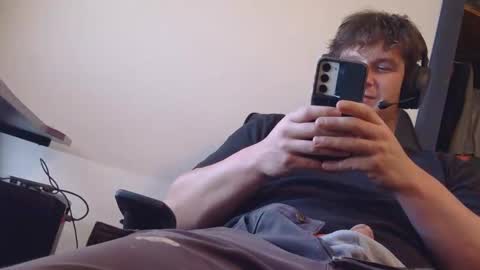 Snapshot of brian7891012 chatting on May 4, 4:03 pm brian7891012 online show from May 4, 4:03 pm