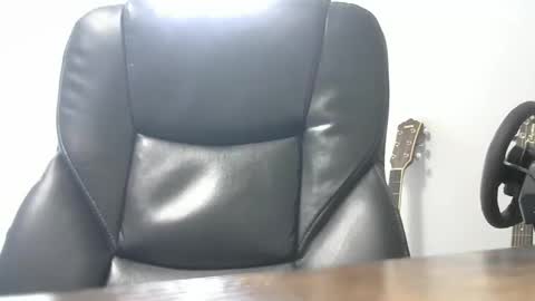 Snapshot of brian871001 chatting on April 15, 2:57 pm brian871001 online show from April 15, 2:57 pm