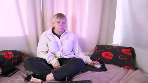 Snapshot of brian_mils chatting on February 22, 11:20 am brian_mils online show from February 22, 11:20 am