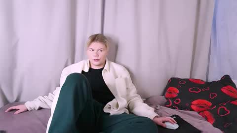 Snapshot of brian_mils chatting on February 26, 12:59 pm brian_mils online show from February 26, 12:59 pm