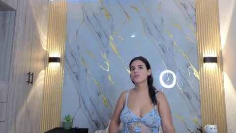 Snapshot of briana_7777 chatting on April 1, 3:18 am Manuela online show from April 1, 3:18 am
