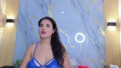 Snapshot of briana_7777 chatting on April 15, 3:35 am Manuela online show from April 15, 3:35 am
