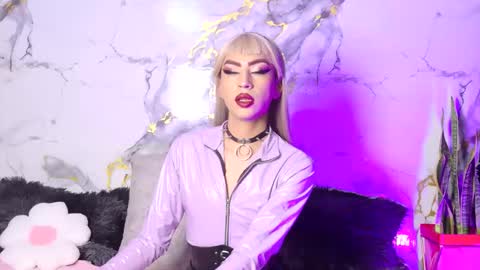 briana_white online show from April 13, 5:51 pm