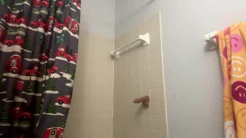 Snapshot of briankone97 chatting on December 17, 2:44 am BRIANKONE97 online show from December 17, 2:44 am