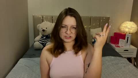 Snapshot of briarwynn chatting on April 28, 7:52 pm briarwynn online show from April 28, 7:52 pm