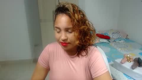 Snapshot of brida_angela29 chatting on May 6, 12:10 pm brida_angela29 online show from May 6, 12:10 pm