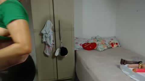Snapshot of brida_angela29 chatting on May 21, 12:39 am brida_angela29 online show from May 21, 12:39 am