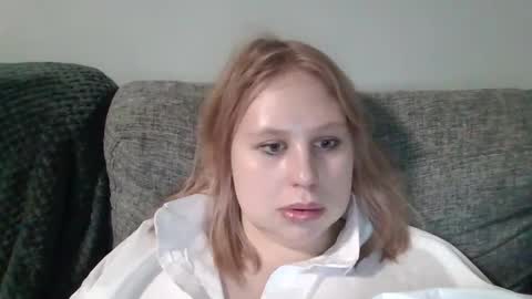 Snapshot of bridget_kiss chatting on February 6, 3:37 pm bridget_kiss online show from February 6, 3:37 pm