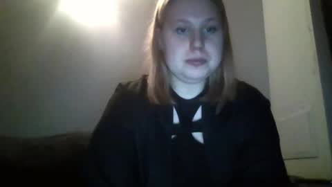 Snapshot of bridget_kiss chatting on February 28, 12:33 am bridget_kiss online show from February 28, 12:33 am