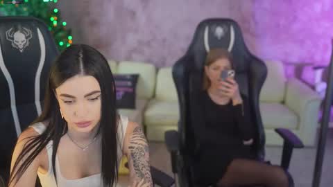 Snapshot of bright_diamonds_054 chatting on January 16, 9:35 am Diamonds Girls online show from January 16, 9:35 am