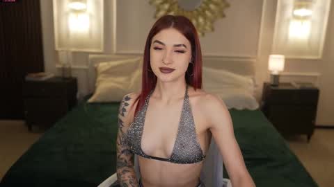 Snapshot of bright_diamonds_054 chatting on February 28, 12:22 am Diamonds Girls online show from February 28, 12:22 am