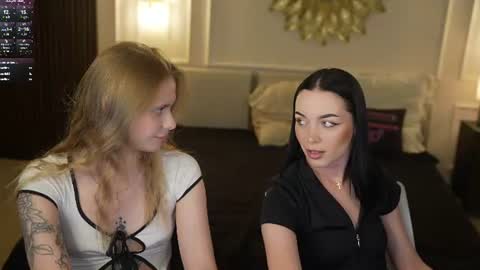 Snapshot of bright_diamonds_054 chatting on June 19, 9:24 am Diamonds Girls online show from June 19, 9:24 am
