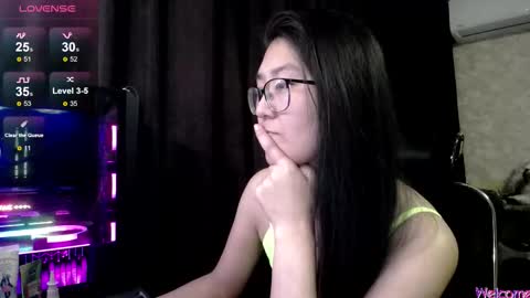 Aisha online show from October 21, 6:14 am