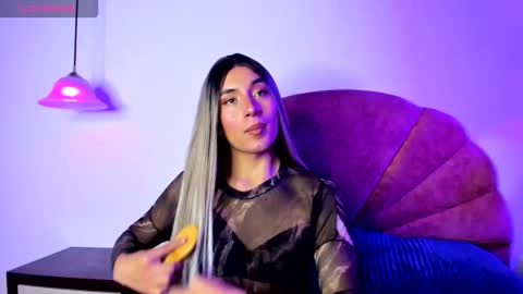 Snapshot of brihanna19 chatting on March 3, 12:44 pm Brihanna online show from March 3, 12:44 pm