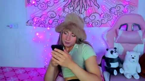 Snapshot of brihanna_cooper chatting on July 16, 3:40 pm bri online show from July 16, 3:40 pm