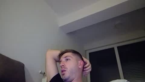 Snapshot of brii0000 chatting on December 8, 7:32 pm brii0000 online show from December 8, 7:32 pm