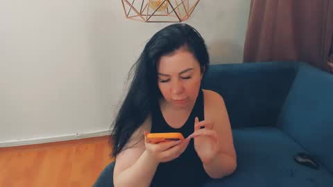 brilliantegirl_ online show from April 4, 7:06 am