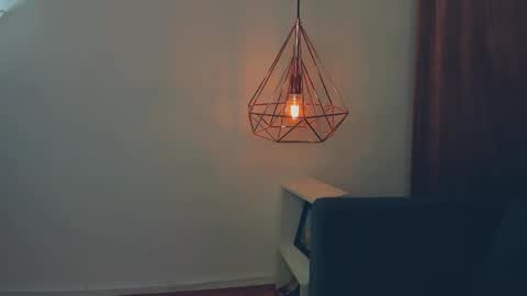 brilliantegirl_ online show from April 8, 12:38 pm