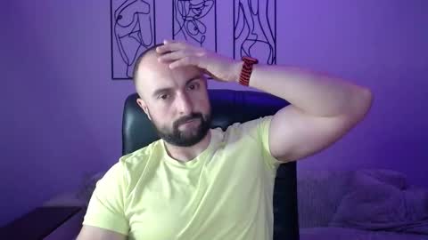 brindlefly69 online show from December 3, 11:52 am