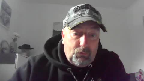 Snapshot of brisco1971 chatting on June 12, 9:08 am Brisco schner Schwanz online show from June 12, 9:08 am