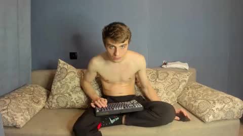 bristlebback online show from December 1, 7:08 pm